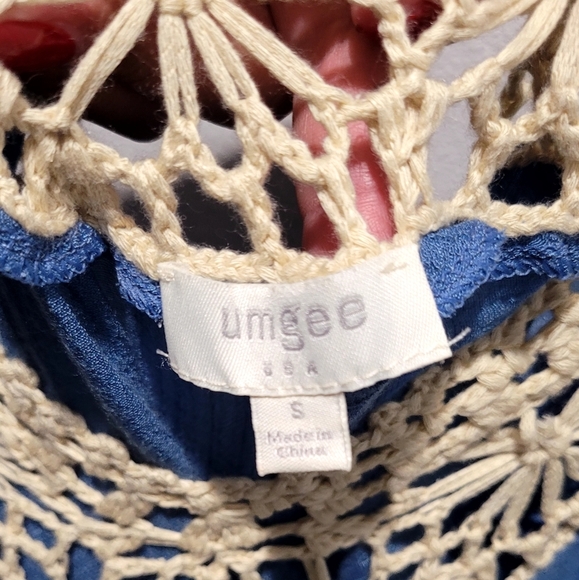 Umgee Blue and Tan Crochet Trim Top - Picture 3 of 3